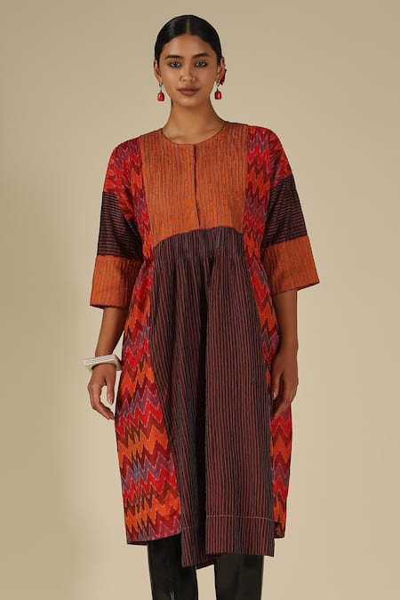 Buy_LATHA PUTTANNA_Red Silk Embroidery Round Neck Thread Long Kurta _Online_at_Aza_Fashions