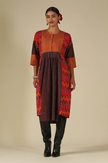 Shop_LATHA PUTTANNA_Red Silk Embroidery Round Neck Thread Long Kurta _Online_at_Aza_Fashions