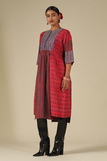 LATHA PUTTANNA_Red Silk Embroidery Round Neck, Yes Ikat Pattern Kurta _Online_at_Aza_Fashions