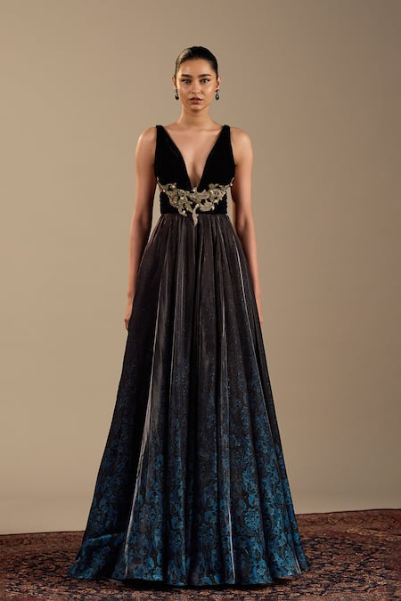 Cedar & Pine Roma Sleeveless Gown