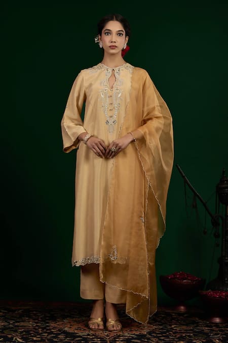 Omana By Ranjana Bothra Taraani Embroidered Kurta Set 
