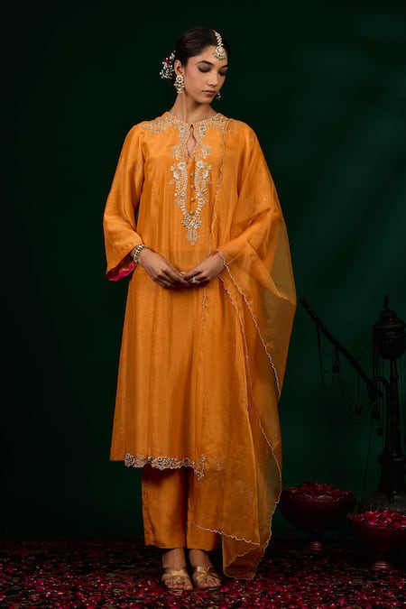 Omana By Ranjana Bothra Taraani Embroidered Kurta Set 