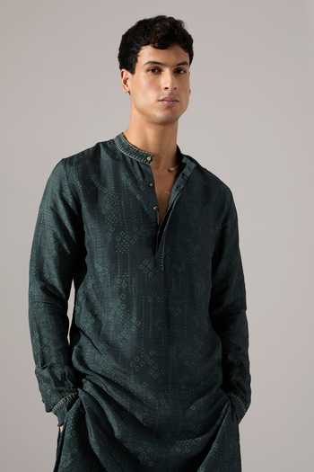 Son Of A Noble Snob Green Silk Embroidery Arham Plus Minus Kurta Set at Aza Fashions Son Of A Noble Snob_Green Silk Embroidery Arham Plus Minus Kurta Set _at_Aza_Fashions