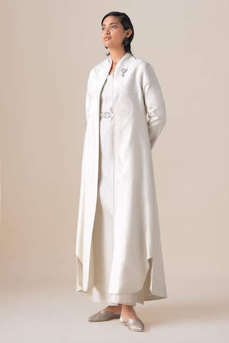 Buy_Ampm_Ivory Chanderi Pearls, Brooches, Buckles V-neck Aluna Jacket And Maxi Dress Set 