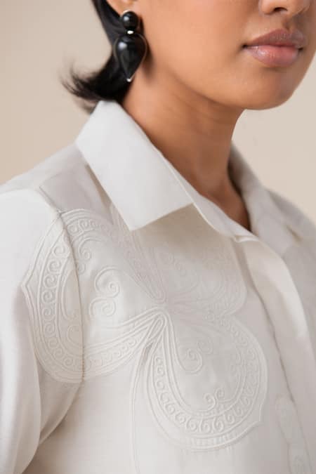 Buy_Ampm_Ivory Chanderi Embroidery Collared Azea Filigree Pattern Shirt  