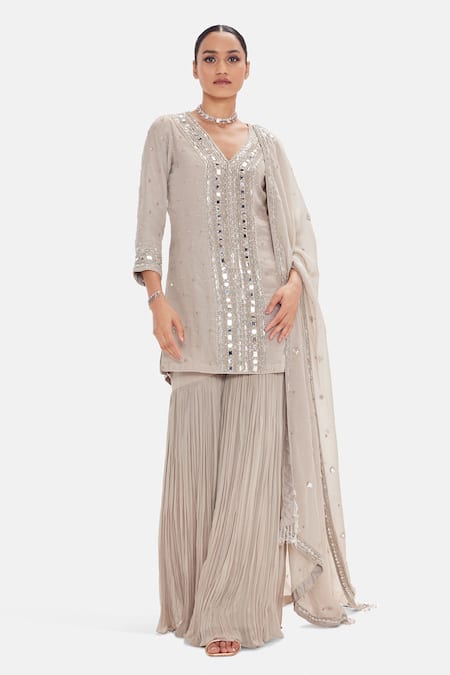 Basanti Kapde aur Koffee The Antique Aura Kurta Sharara Set 