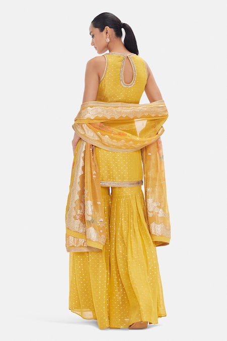 Basanti Kapde aur Koffee Vintage Amber Kurta Sharara Set 