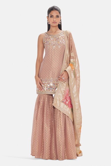 Basanti Kapde aur Koffee Rose Cendree Kurta Sharara Set 