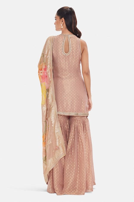 Basanti Kapde aur Koffee Rose Cendree Kurta Sharara Set 