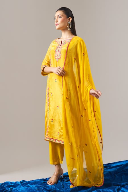 Buy_Samyukta Singhania_Yellow Tissue, Shantoon, Chiffon Embroidery, Mirrors, Zari, Shimmer Kurta Set _Online_at_Aza_Fashions