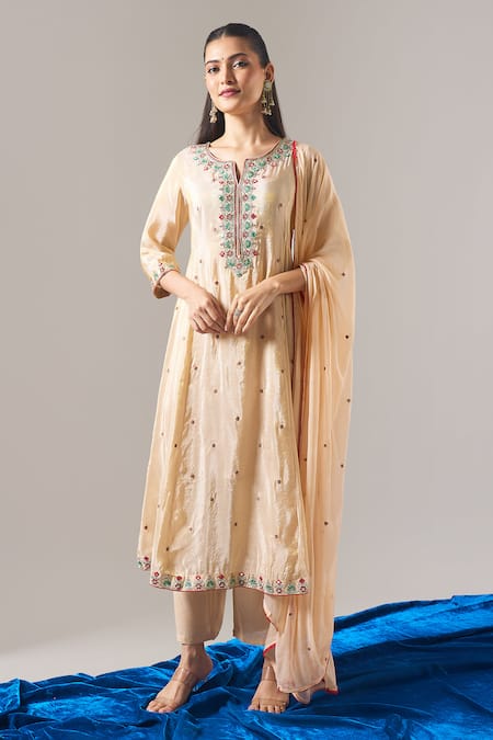 Samyukta Singhania Shimmer Tissue Embroidered Kurta Set 