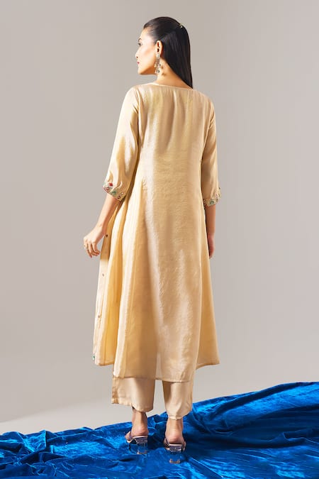 Samyukta Singhania Shimmer Tissue Embroidered Kurta Set 