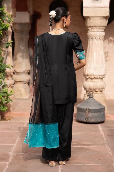 Nikunj By NIIDHI BAJAJ Midnight Noir Hand Embroidered Kurta Set 