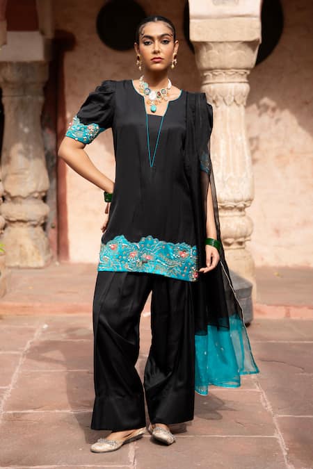 Nikunj By NIIDHI BAJAJ Midnight Noir Hand Embroidered Kurta Set 