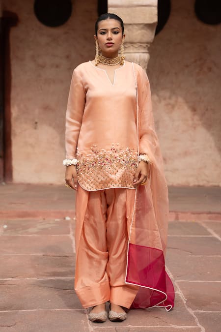 Nikunj By NIIDHI BAJAJ Peach Pink Hand Embroidered Kurta Set 
