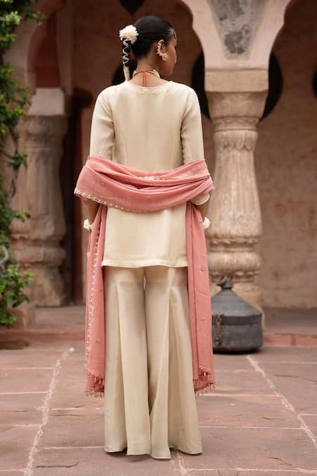 Nikunj By NIIDHI BAJAJ Gulbahaar Hand Embroidered Kurta Set 