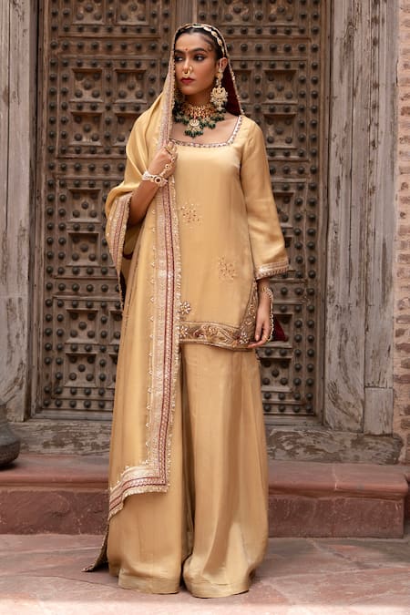 Nikunj By NIIDHI BAJAJ Noor-E-Zar Hand Work Kurta Set 