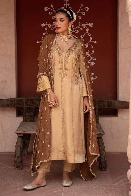 Nikunj By NIIDHI BAJAJ Zar Baari Hand Work A-Line Kurta Set 