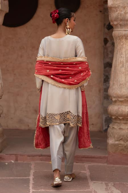 Nikunj By NIIDHI BAJAJ Chaand Baali Hand Work Anarkali Set 