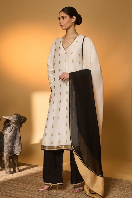 Shop_Masaba_Ivory Silk, Organza Embroidery, Sequins, Zari, Turtle Tale Printed Kurta Set 