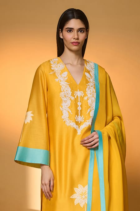 Masaba_Yellow Chanderi, Organza Embroidery, Tassels V-neck Jungle Bakery Kurta Set _Online_at_Aza_Fashions