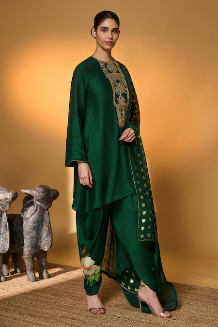 Shop_Masaba_Green Silk, Organza Zari, Applique, Foil Rose Blush Embroidered Kurta Set _Online_at_Aza_Fashions