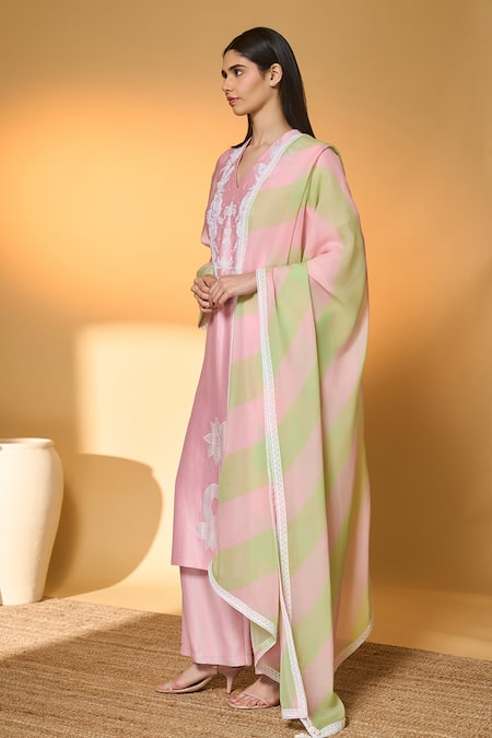 Buy_Masaba_Pink Chanderi, Organza Embroidery V-neck Blushing Bloom Kurta Set _Online_at_Aza_Fashions