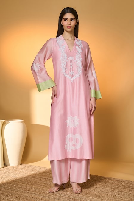 Buy_Masaba_Pink Chanderi, Organza Embroidery V-neck Blushing Bloom Kurta Set 