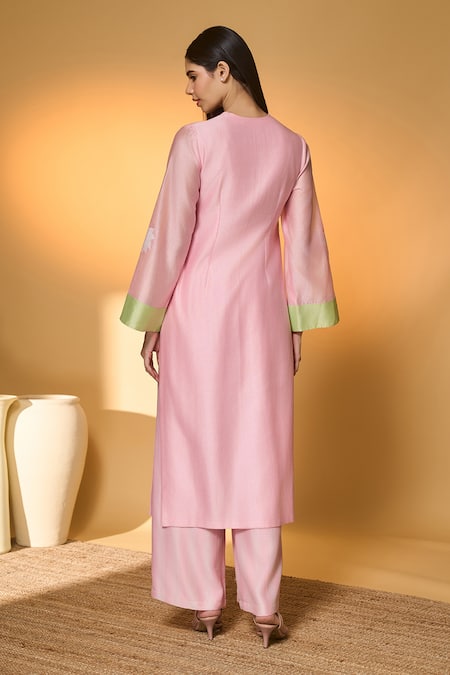 Shop_Masaba_Pink Chanderi, Organza Embroidery V-neck Blushing Bloom Kurta Set 