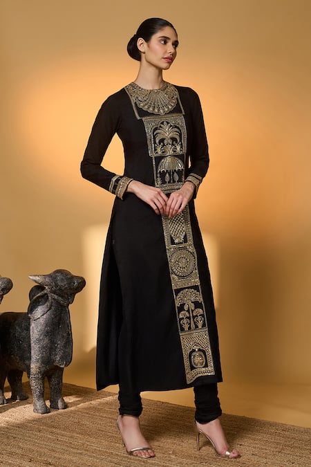 Buy_Masaba_Black Silk Sequins, Gota Patti, Lace Round Neck Khidki Embroidered Kurta Set 