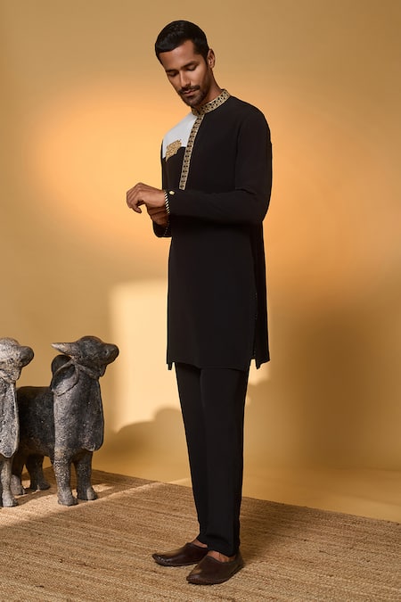 Masaba_Black Crepe, Silk Embroidery, Zari, Applique And White Turtle Tale Kurta Set _at_Aza_Fashions