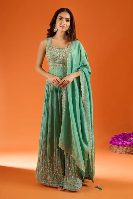 Samyukta Singhania Embroidered Lehenga Set 