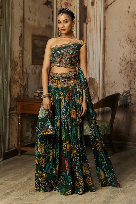 Diyarajvvir Printed Blouse & Pleated Flared Pant Set