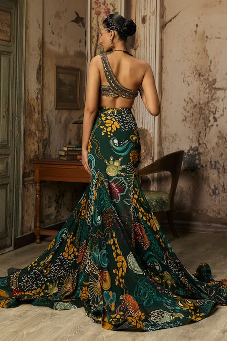 Diyarajvvir Embroidered Blouse & Skirt Set 