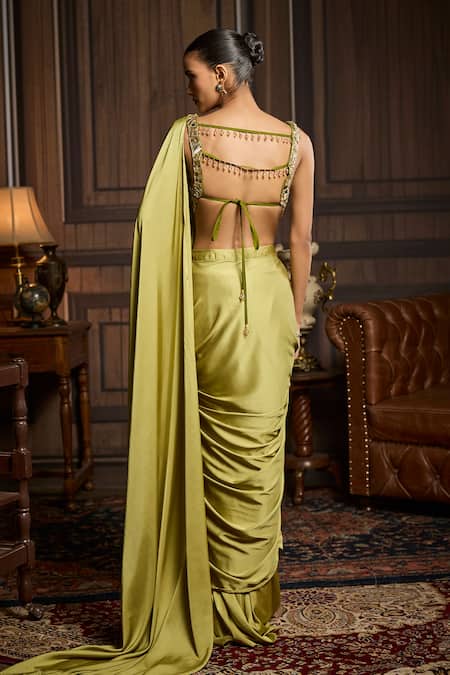 Diyarajvvir Embroidered Pre-Draped Saree & Blouse Set 