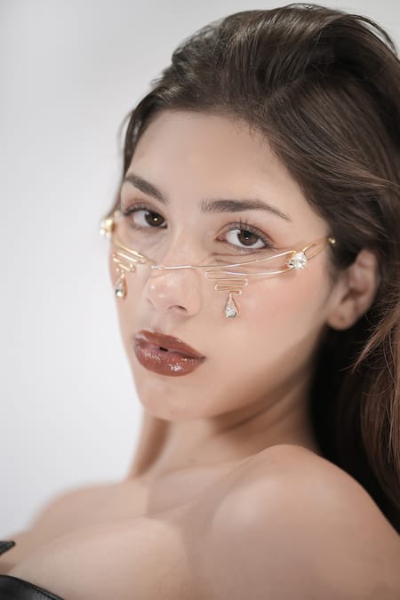 Vaidaan Zuri Embellished Facelet