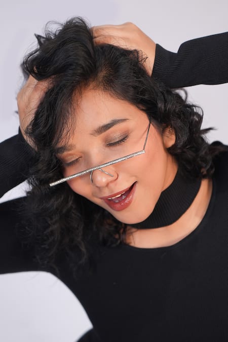 Vaidaan Ruby Embellished Facelet