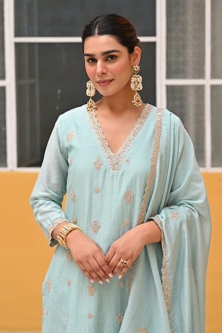 Karaj Jaipur_Blue Chanderi, Shantoon Embroidery V-neck Butti Work Kurta Set _at_Aza_Fashions