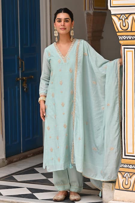 Shop_Karaj Jaipur_Blue Chanderi, Shantoon Embroidery V-neck Butti Work Kurta Set 