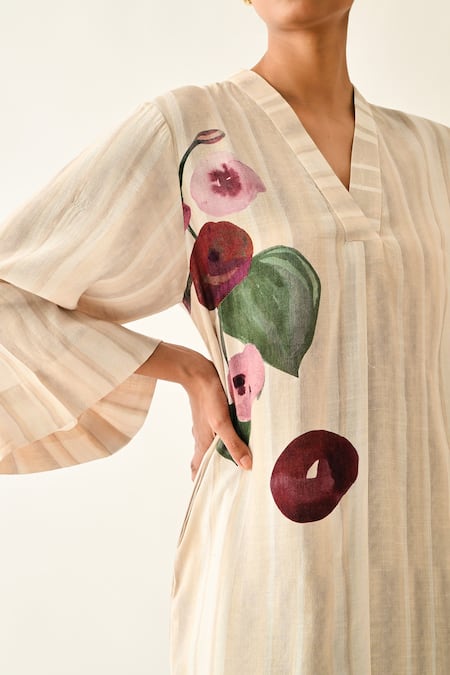 OFRIDA_Pink Cotton V-neck Solistice Printed Kurta _Online_at_Aza_Fashions