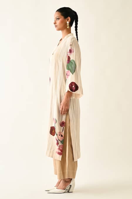 OFRIDA_Pink Cotton V-neck Solistice Printed Kurta _at_Aza_Fashions