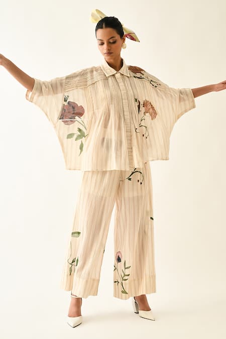 OFRIDA Green Collared Dewstripe Printed Top Online at Aza Fashions OFRIDA_Green Collared Dewstripe Printed Top _Online_at_Aza_Fashions