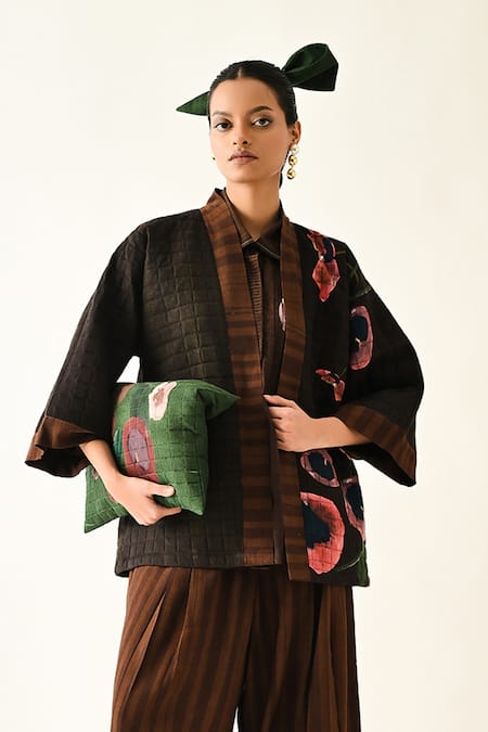 Buy_OFRIDA_Black Cotton Collared Earthbloom Quilted Jacket And Pant Set _Online_at_Aza_Fashions