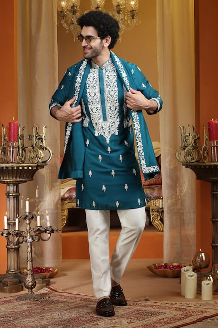 AUGUST by Swati Akash Jhunjhunwala Butti Work Kurta Set 