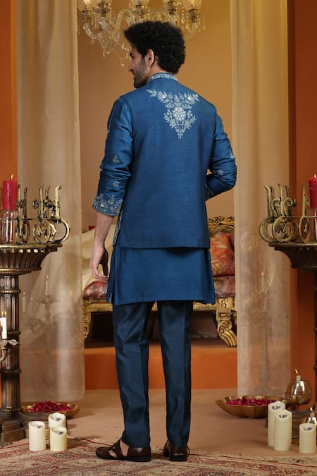 AUGUST by Swati Akash Jhunjhunwala Floral Bloom Pattern Bundi Set 