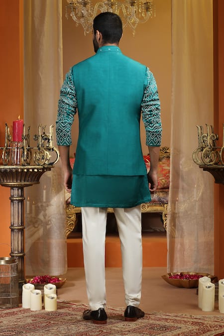 AUGUST by Swati Akash Jhunjhunwala Geometric Pattern Nehru Jacket Set 
