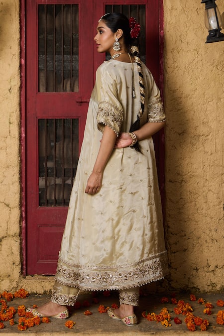 Monk & Mei By Sonia Anand Navya Embroidered Kurta Set 