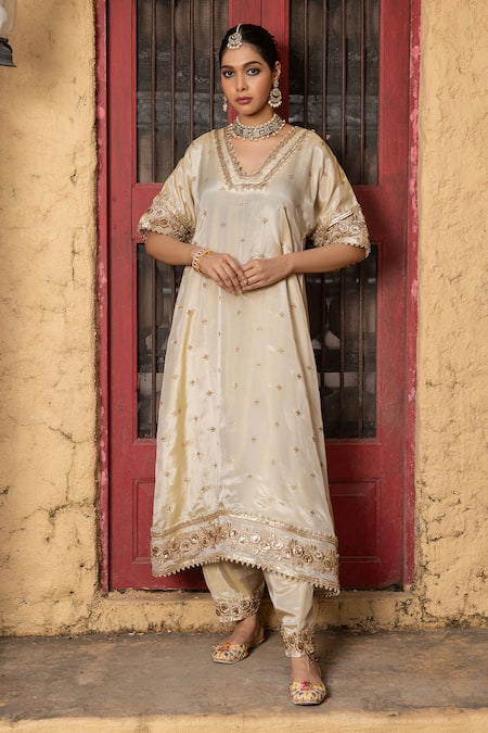 Monk & Mei By Sonia Anand Navya Embroidered Kurta Set 