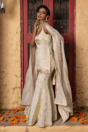 Buy_Monk & Mei By Sonia Anand_Gold Silk, Tissue, Shantoon Embroidery Mihira Benarasi Blend Kurta Set _Online_at_Aza_Fashions