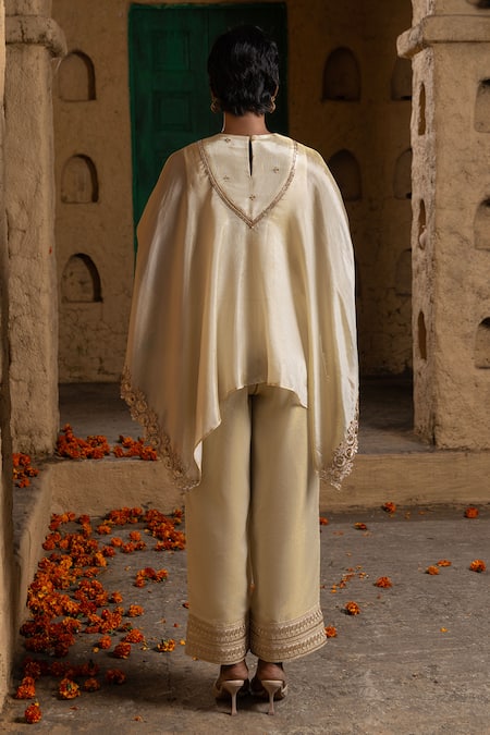 Monk & Mei By Sonia Anand Lasya Embroidered Kaftan Set 